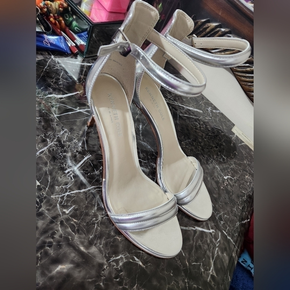 Kenneth Cole Mallory heel - Picture 4 of 7
